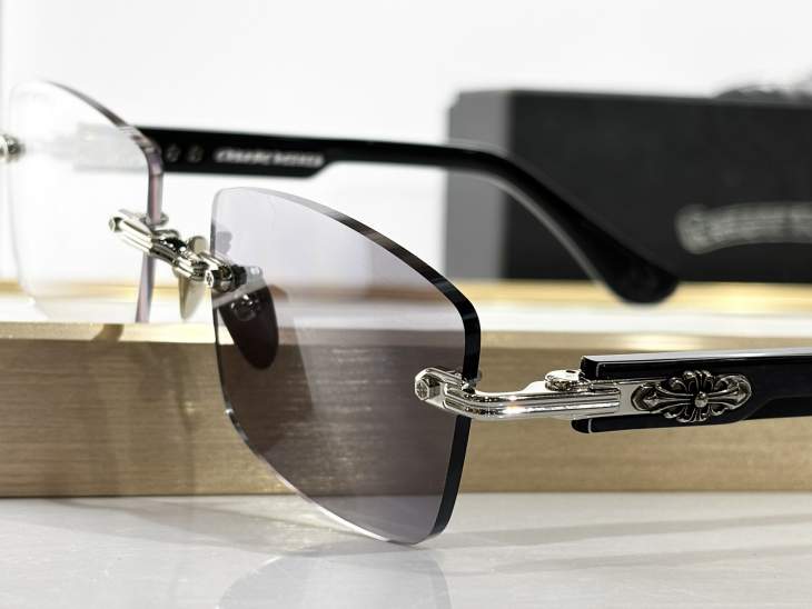 Picture of Chrome Hearts Sunglasses _SKUfw76325133fw